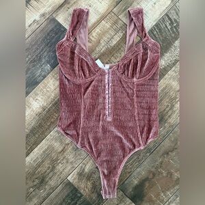Urban Outfitters - Out From Under Luna Crushed Velvet Bodysuit